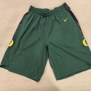 Green Nike Oregon Ducks college basketball shorts